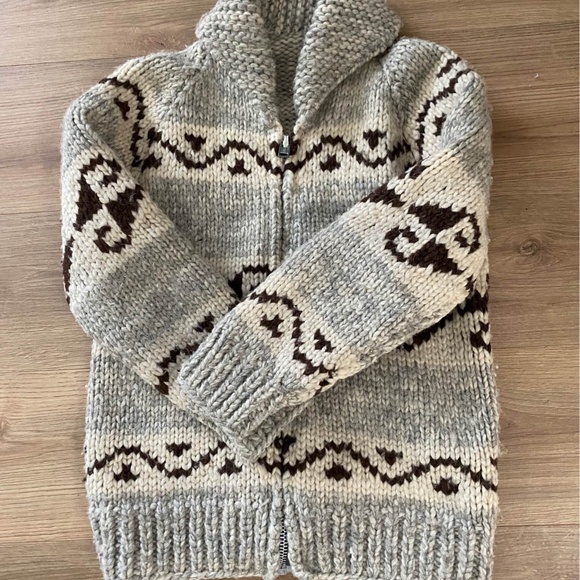 Vintage Handmade Tuak Sweater/Cardigan - Picture 2 of 5